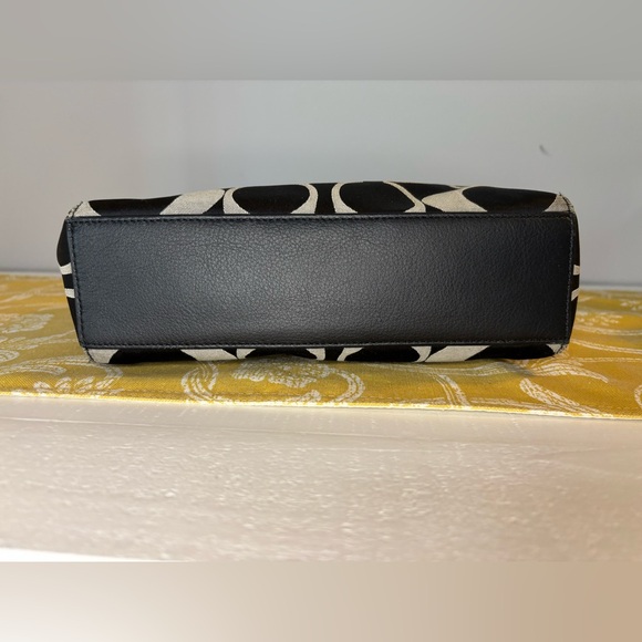 Coach Signature Two-Way Shoulder Bag EUC - Picture 4 of 7